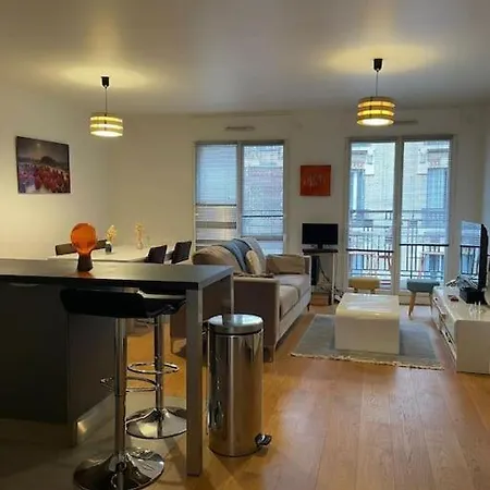 Appartement 2 Pieces 57m2 Terrasse Sur Cour Proche Paris Porte Maillot